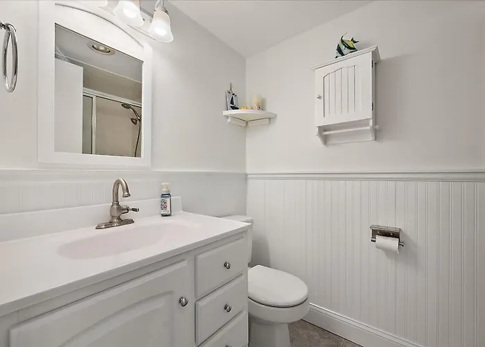 Spectacular Side Ocean Views From Spacious 2 Bedroom Capri With Indoor Pool! Ocean City