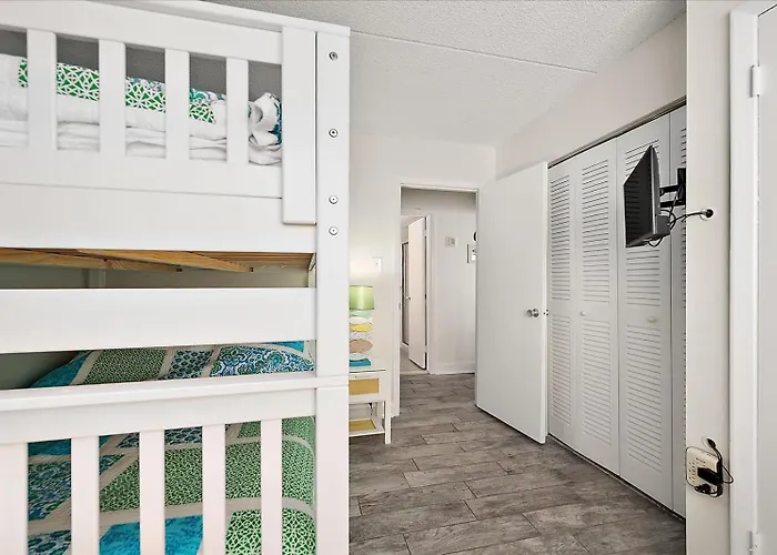 Spectacular Side Ocean Views From Spacious 2 Bedroom Capri With Indoor Pool! * Ocean City
