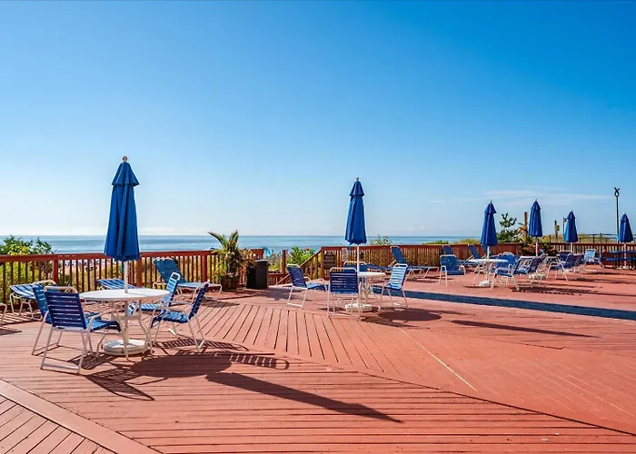 Spectacular Side Ocean Views From Spacious 2 Bedroom Capri With Indoor Pool! *
